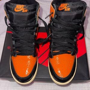 AUTHENTIC AIR JORDAN 1 RETRO HIGH OG GS
"Shattered Backboard 3.0"